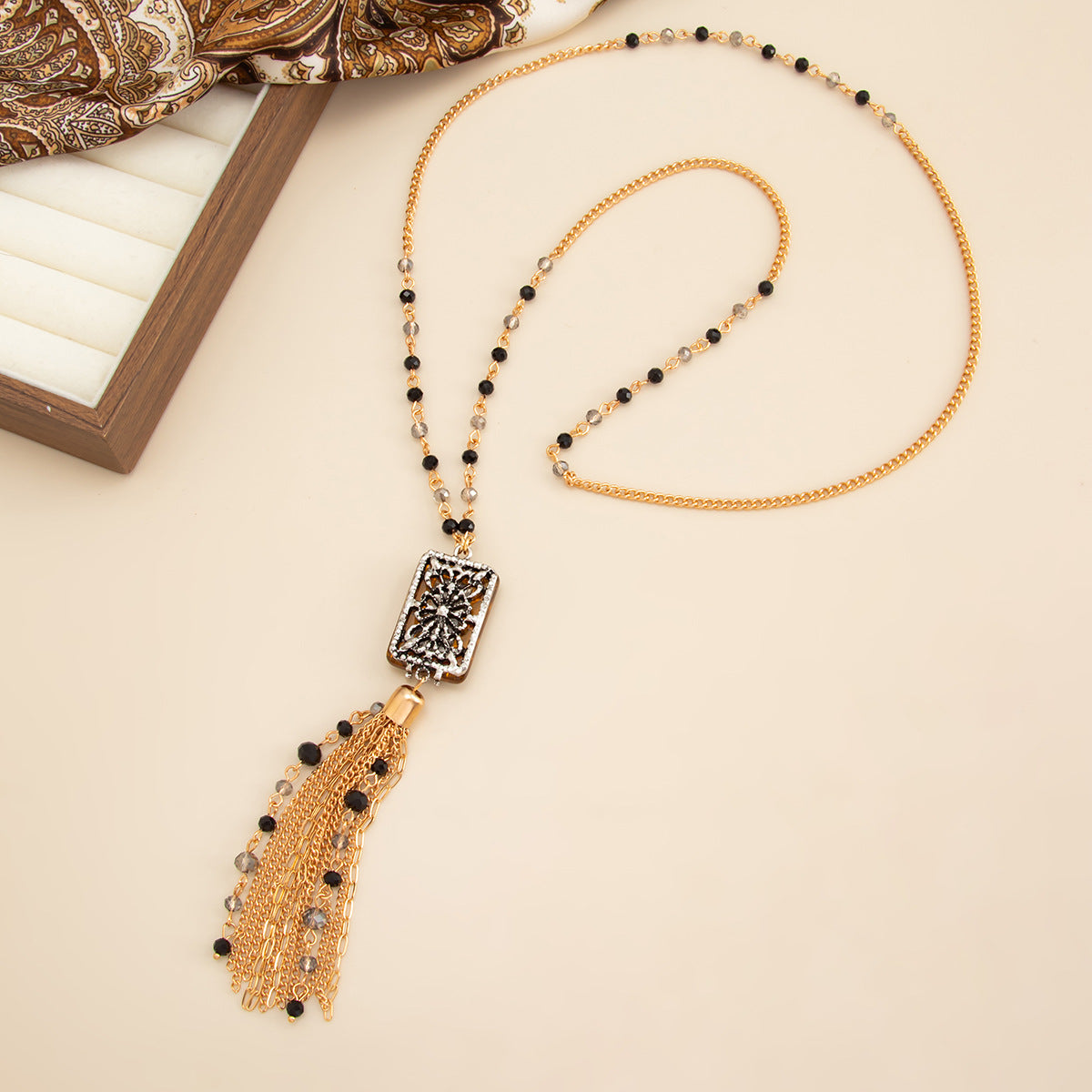 Vintage Floral Hollow Out Zinc Alloy Pendant Necklace with Crystal Tassel Iron Chain