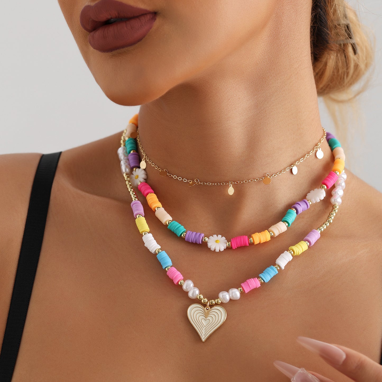 Collana da donna con ciondolo a cuore in argilla polimerica "Bohemian Rainbow" con lega galvanizzata e catena clavicola multistrato