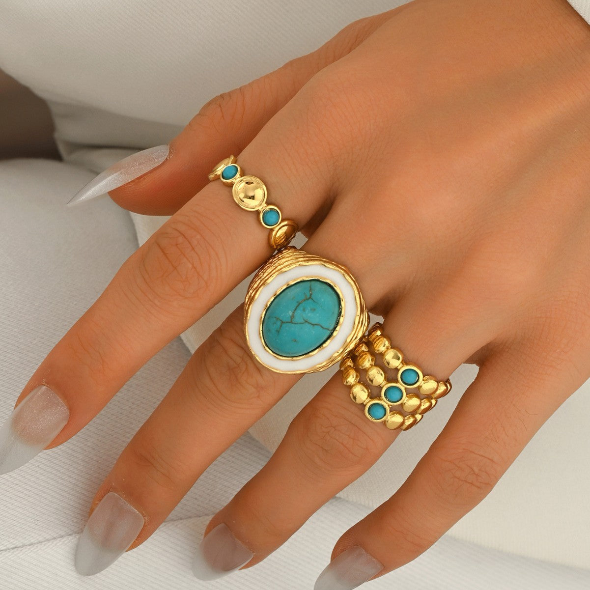 Anillo abierto geométrico minimalista para mujer en aleación de zinc con acabado chapado e incrustación de turquesa