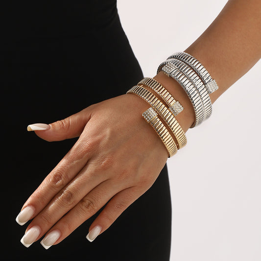 Bracciale di lusso multistrato geometrico con strass e placcatura in ferro per donna