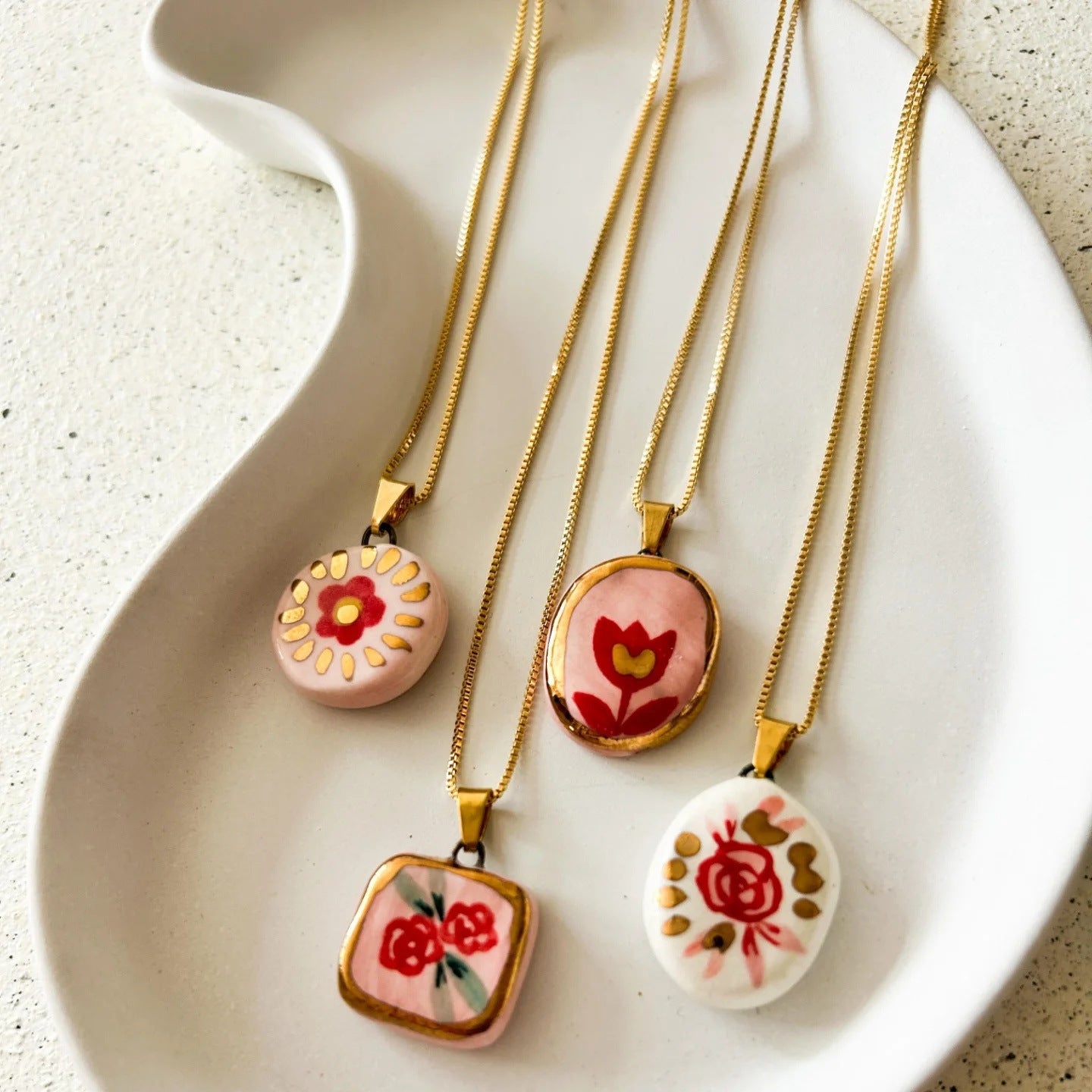 Vintage Round Floral Polka Dot Titanium Steel Pendant with 18K Gold Plating Charm Bar