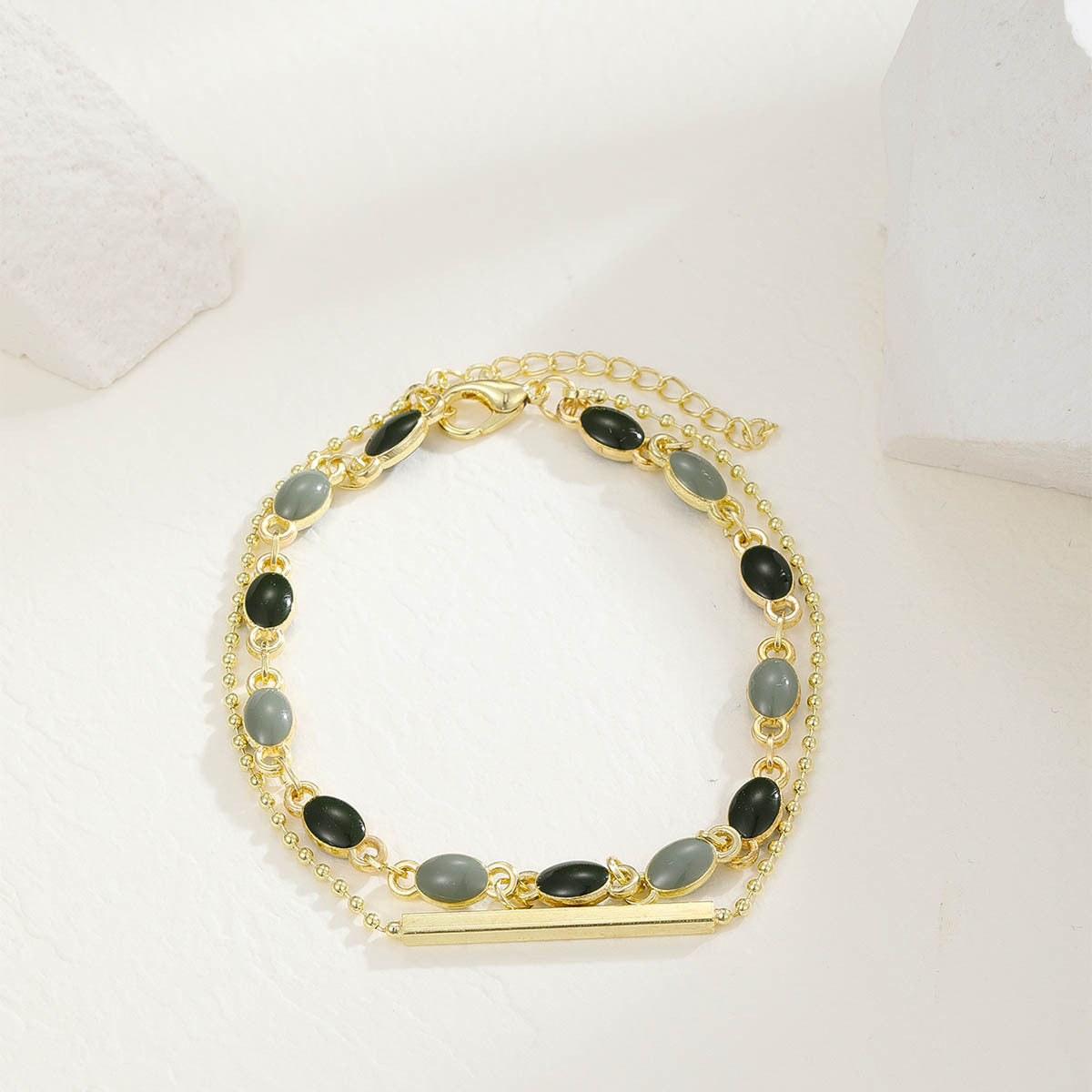 Pulsera de cobre minimalista francesa retro de dos tonos para mujer con diseño en forma de U, acabado galvanizado y detalles de perlas