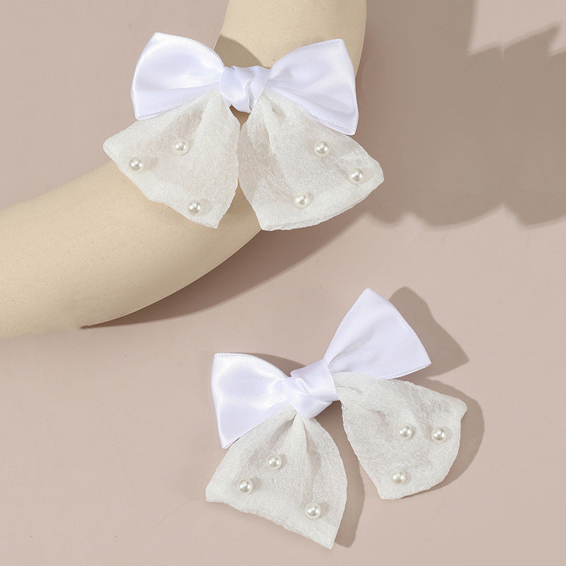 Bonito Pasador de Pelo Infantil con Diseño de Lazo Blanco Hecho de Tela con Cinta de Tul y Adornos de Diamantes de Imitación