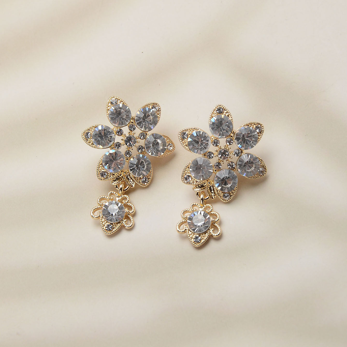 Sweet Geometric Alloy Necklace and Earring Set with Cubic Zirconia and Crystal Inlay for Women Wedding Bridal Jewelry