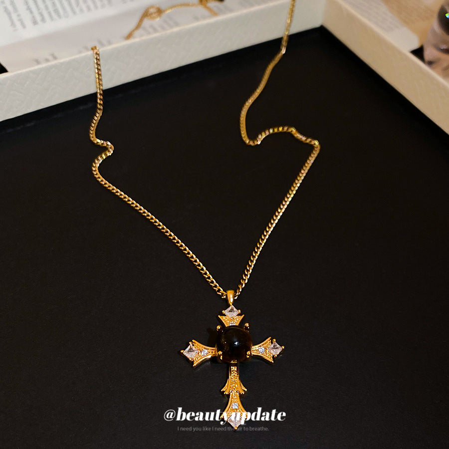 Collana con ciondolo a croce da donna stile vintage in rame con intarsio di zirconi