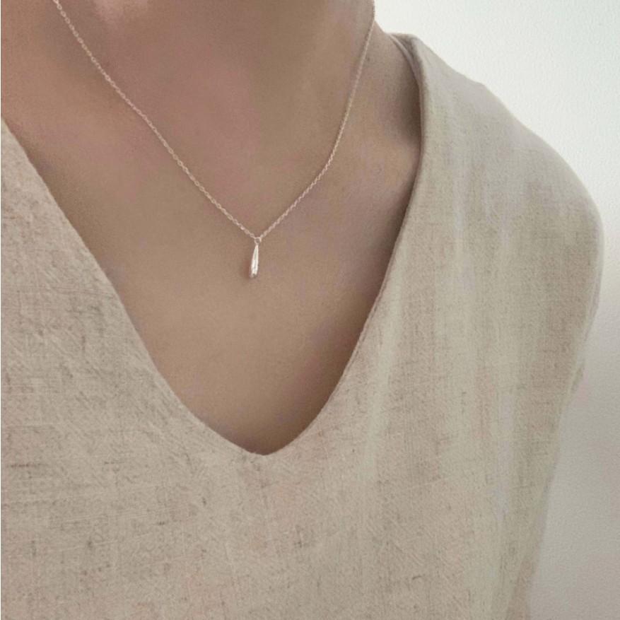 Minimalist Teardrop Pendant Necklace in 925 Sterling Silver for Women