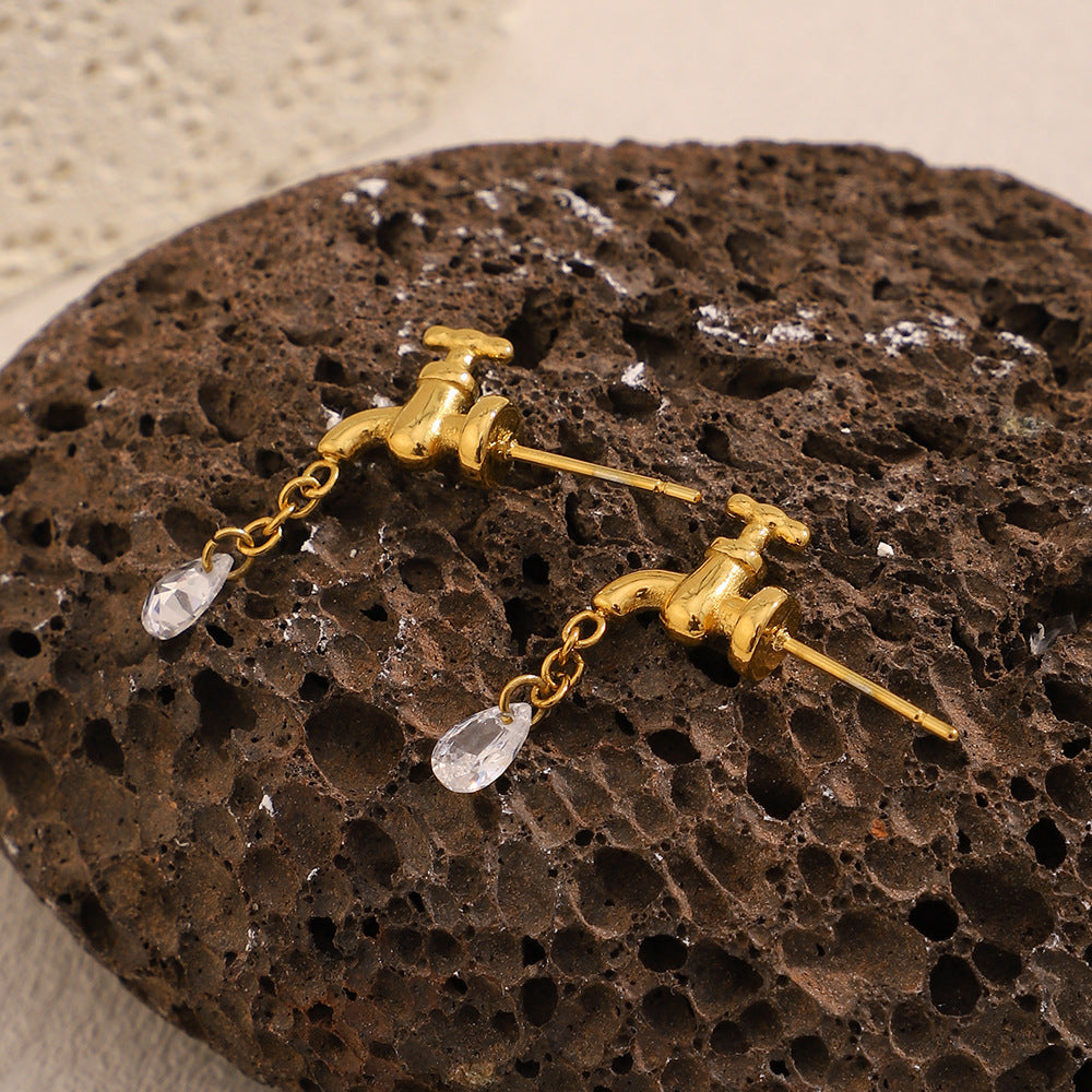 Fashionable Water-Drop-Shaped Stainless Steel Ear Studs with 18K Gold Plating and Faucet-Inspired Design for Women