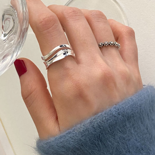 Anillo Curvo Ondulado Geométrico Minimalista de Plata de Ley 925 para Mujer