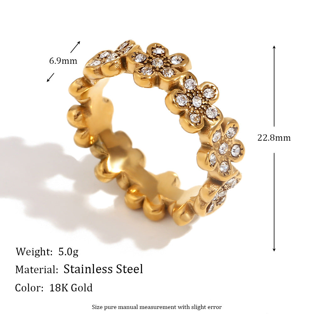 Anello Vintage Margherita in Acciaio Inox con Placcatura Oro 18K e Micro-Pavé di Strass Completo
