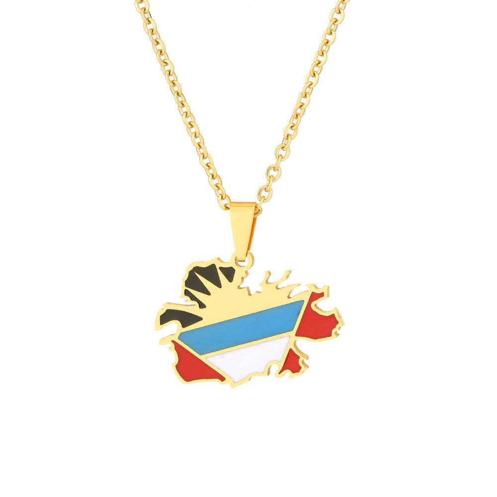 Collar con colgante de mapa geométrico de Antigua en acero inoxidable con dije de acero de titanio y acabado galvanizado para uso casual unisex a la moda