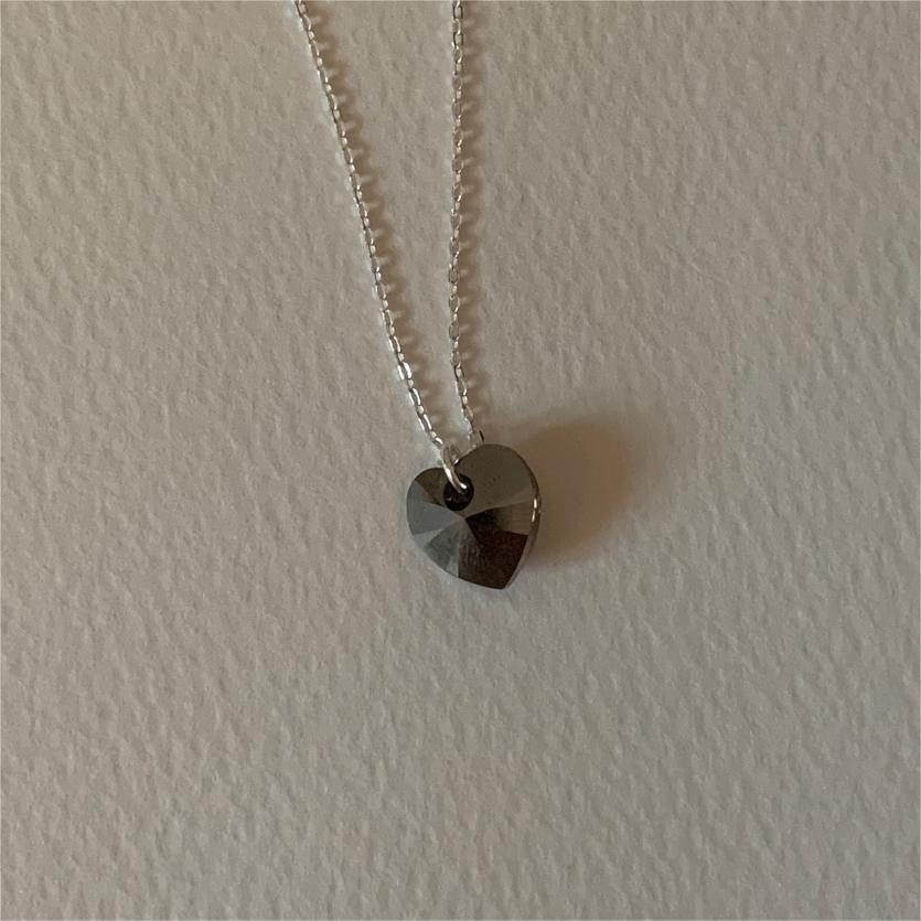 Collana minimalista a forma di cuore in argento sterling 925 con intarsio in cristallo austriaco e placcatura in oro su catena a scatola