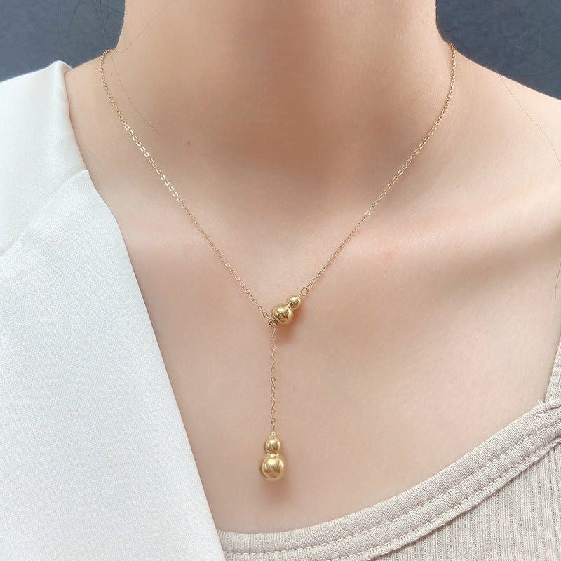 Vintage-Style Gourd-Shaped Pendant Clavicle Necklace for Women Made of Titanium Steel with Gold Plating Adjustable Length Minimalist Jewelry