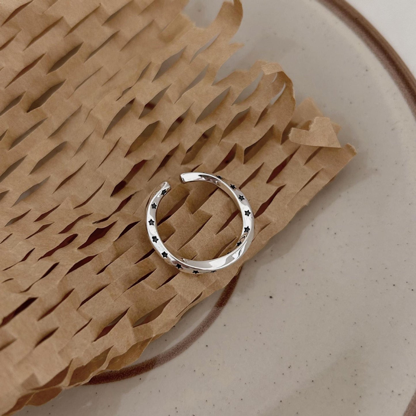 Vintage Distressed Star-Shaped Ring in 925 Sterling Silver with Polished Edges and Minimalist Design for Women