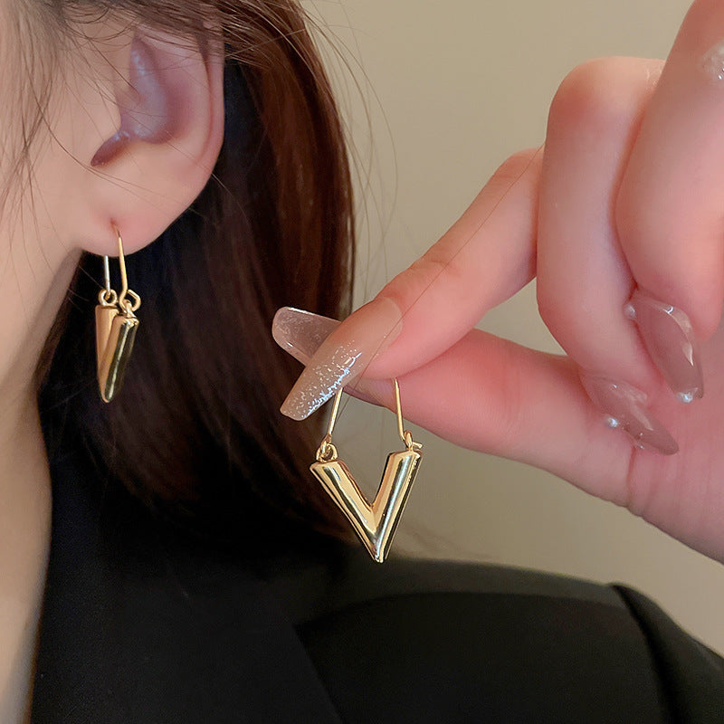 Vintage Geometric Metal Stud Earrings with Round Pearl Accents and Silver-Plated Posts for Women