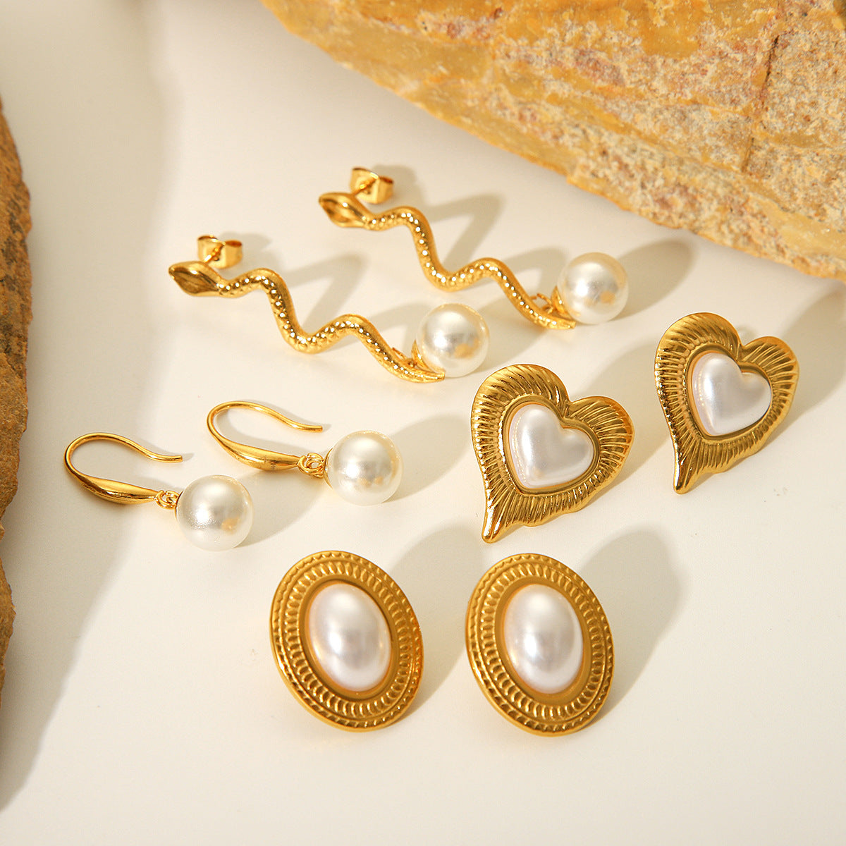 Minimalist Heart-Shaped Gold-Plated Stainless Steel Pearl Stud Earrings for Women
