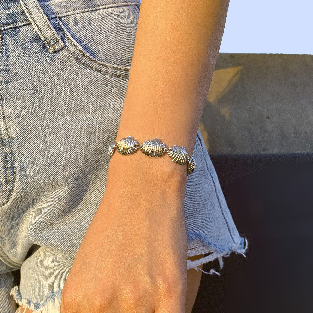 Minimalist Geometric Alloy Plated Shell Bracelet for Women