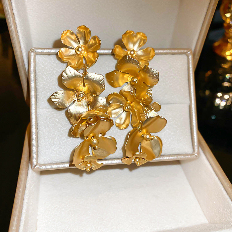 Pendientes Chic de Borla Floral para Mujer con Postes de Plata de Ley 925 y Base de Cobre Bañado