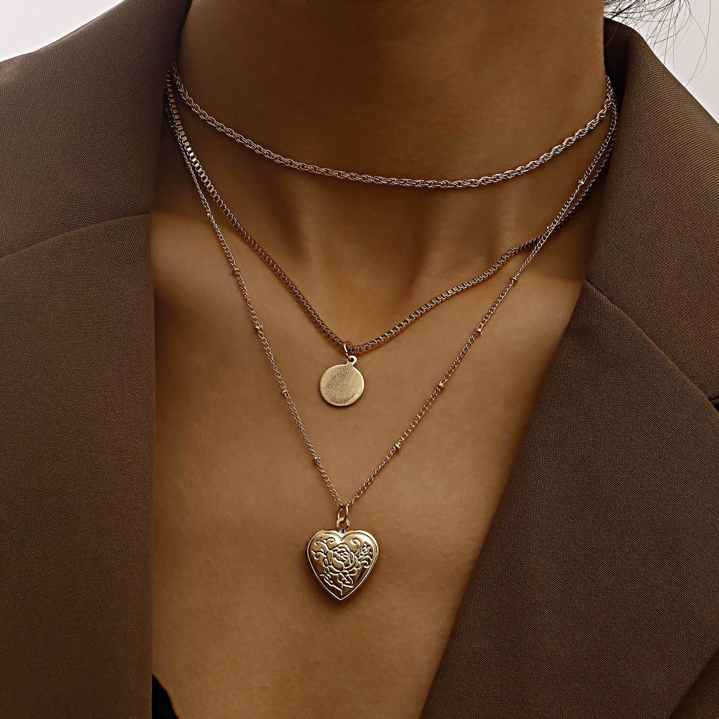 Vintage Minimalist Round Heart Pattern Pendant Necklace for Women Alloy Plated Box Chain Multi-Layer Neckwear