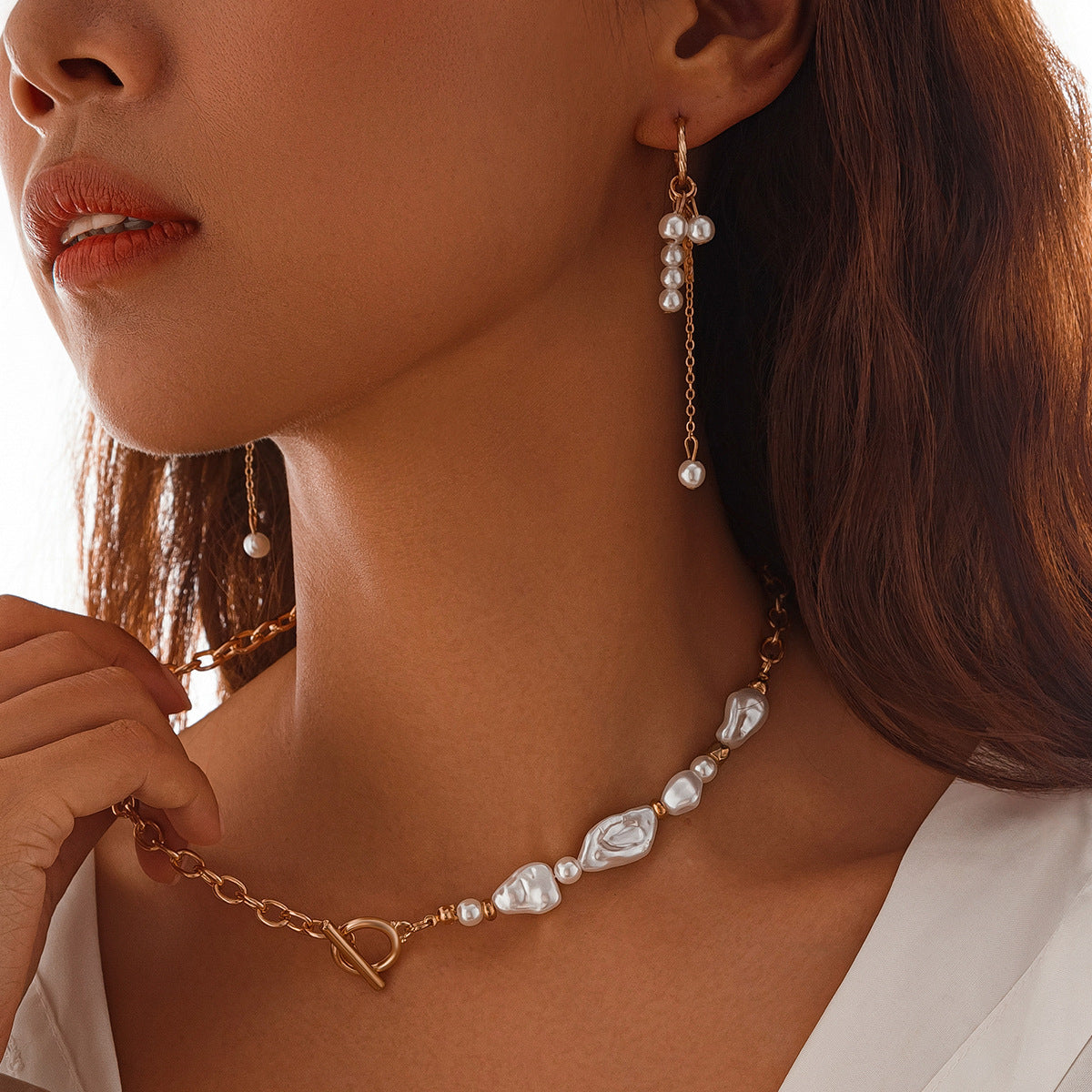 Elegant Geometric Alloy Plated Necklace with Imitation Pearl Pendant for Women
