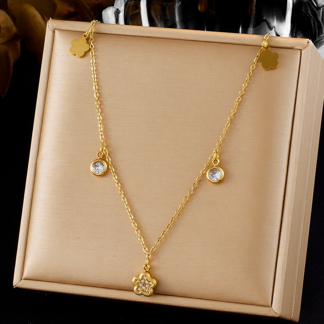 Elegant Gold Plated Stainless Steel Heart Floral Rhinestone Pendant Necklace for Women