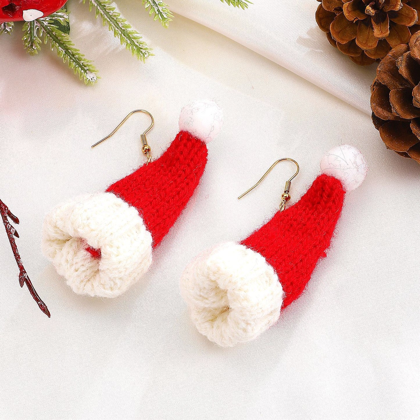 Pendientes de tela con forma geométrica, puños para las orejas de Papá Noel tejidos a mano para mujeres con detalles festivos de cascabeles