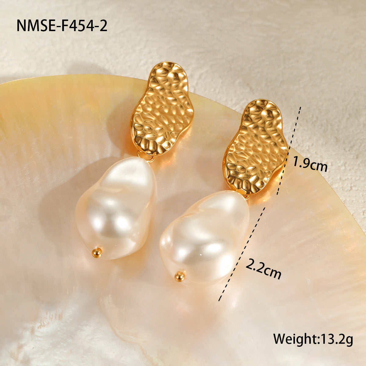Vintage-Inspired Baroque Pearl Pendant Necklace Set with Geometric Stainless Steel Design and Electroplated Finish for Women