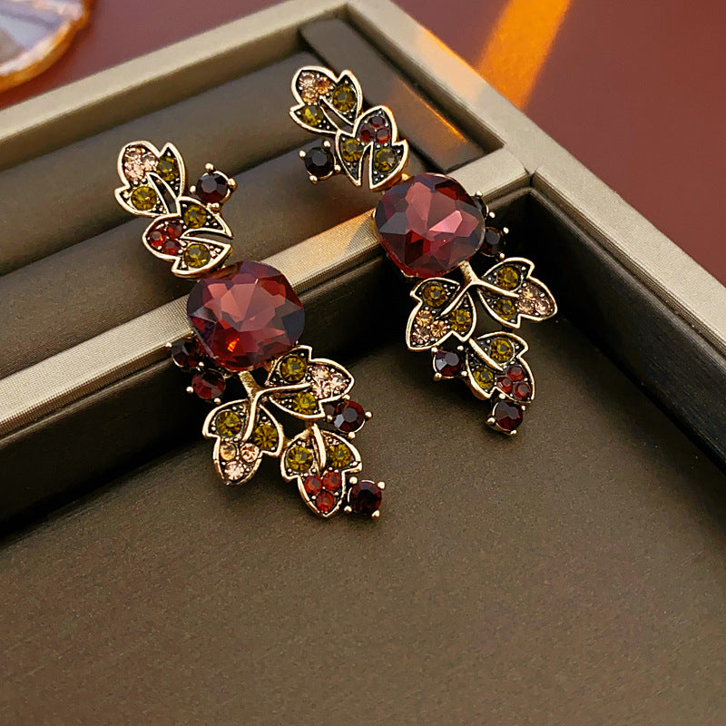 Collana pendente a foglia quadrata stile vintage con intarsio in strass su catena in rame placcato per donna