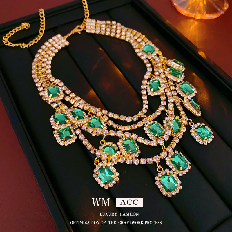 Vintage-Style Emerald Green Rhinestone-Embellished Tassel Pendant Necklace in Copper with Plated Finish for Women