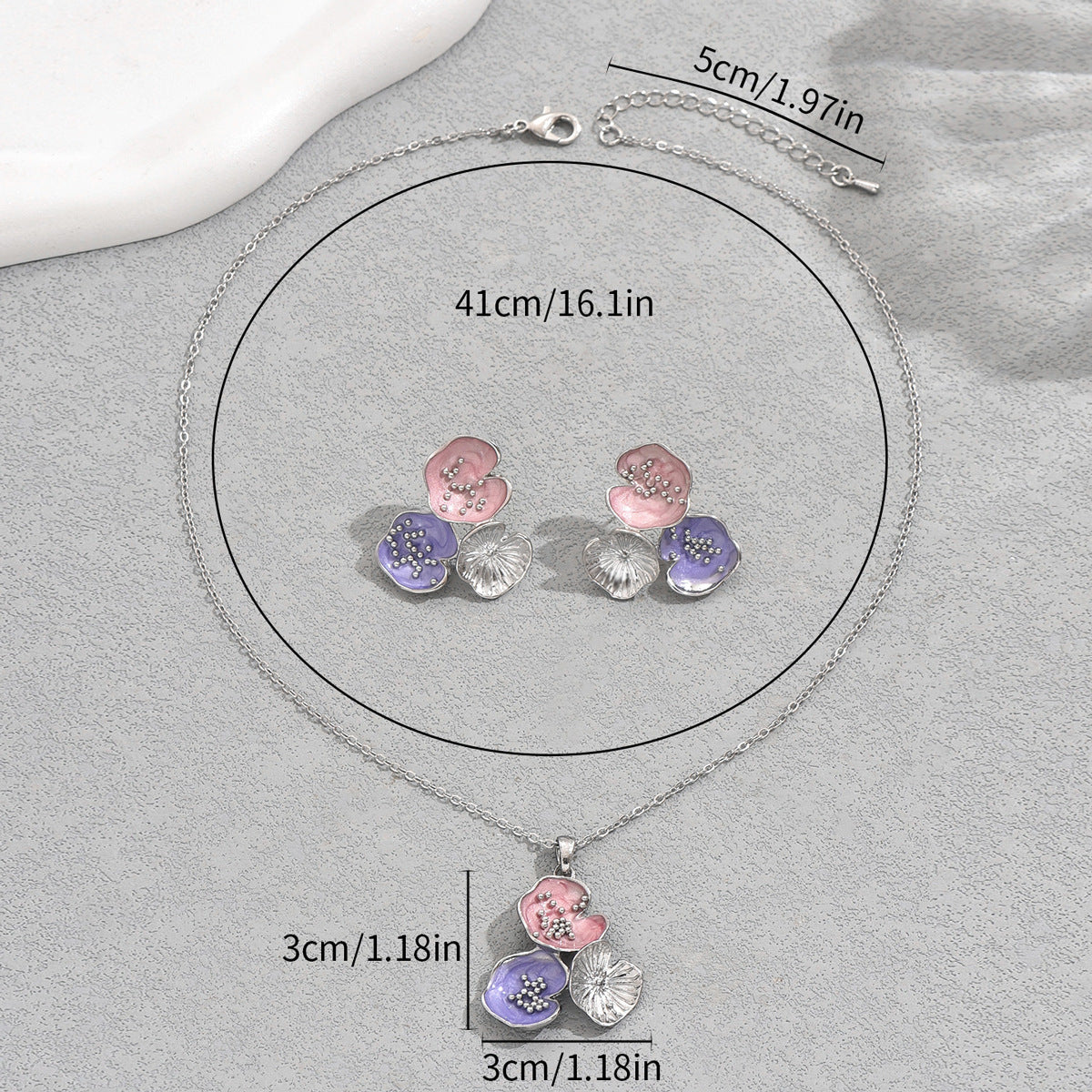 Set collana e orecchini in lega minimalista floreale con finitura smaltata da donna