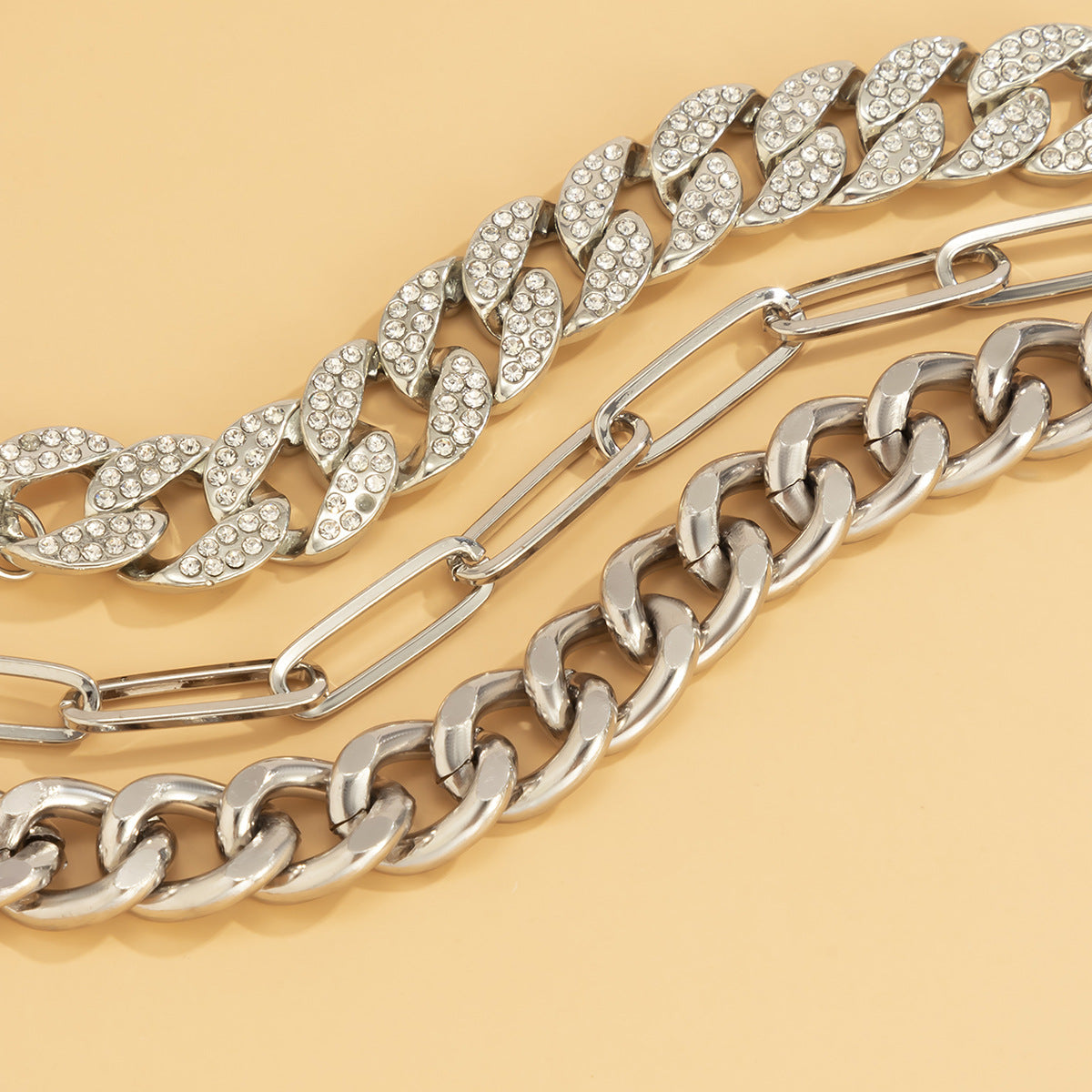 Sweet and Edgy Geometric Cuban Link Bracelet for Women with Rhinestone Inlay in Alloy