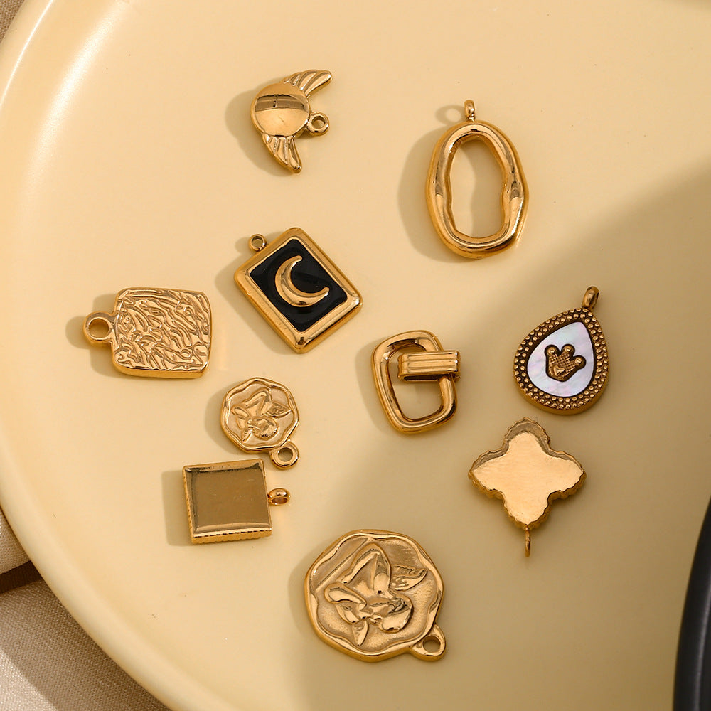 Vintage-Style Oval Charm Pendant in Stainless Steel with 18K Gold Plating for DIY Jewelry Making