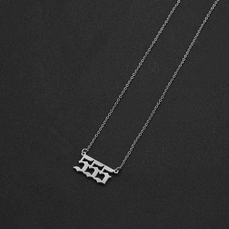 Collana con Ciondolo Numero Fortunato alla Moda per Donna in Acciaio Inossidabile e Acciaio al Titanio con Finitura Placcata Stile Catena Snake Design Numerico Minimalista