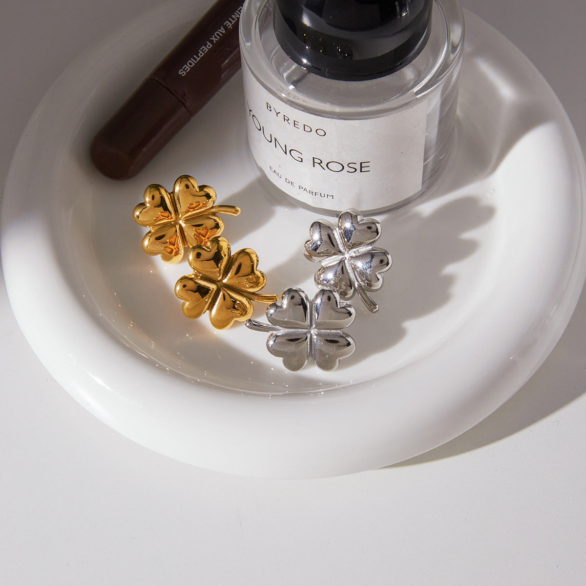 Elegant 18K Gold Plated Stainless Steel Geometric Four-Leaf Clover Stud Earrings for Women