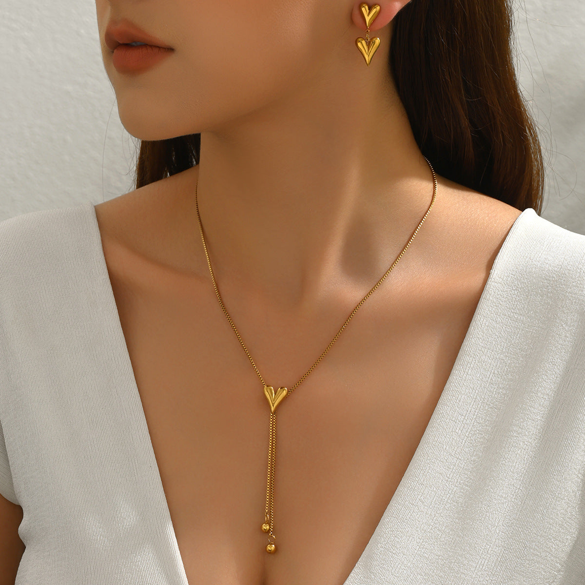 Elegante Conjunto de Collar y Pendientes de Acero Inoxidable con Baño de Oro de 18K con Colgante de Corazón y Lágrima para Mujer