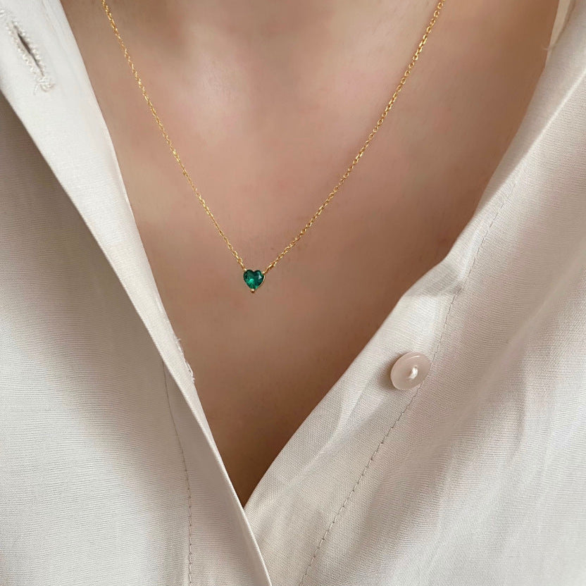 Collar minimalista de plata de ley 925 con colgante de circonita cúbica verde en cadena de cuentas