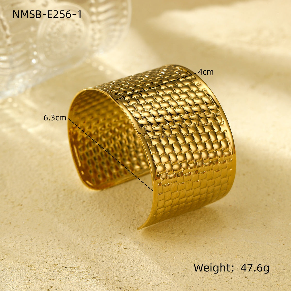 Pulsera de acero inoxidable con hoja hueca geométrica minimalista y acabado chapado para mujer