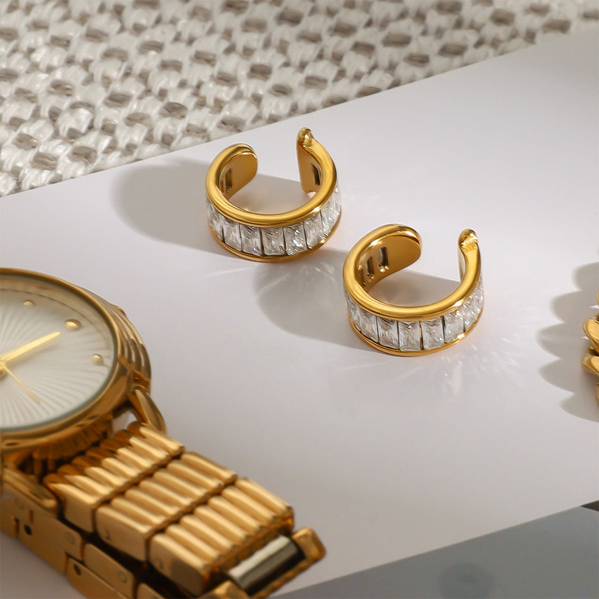 Orecchini a clip geometrici in acciaio inossidabile con intarsi di strass per donna, polsini in acciaio al titanio placcato