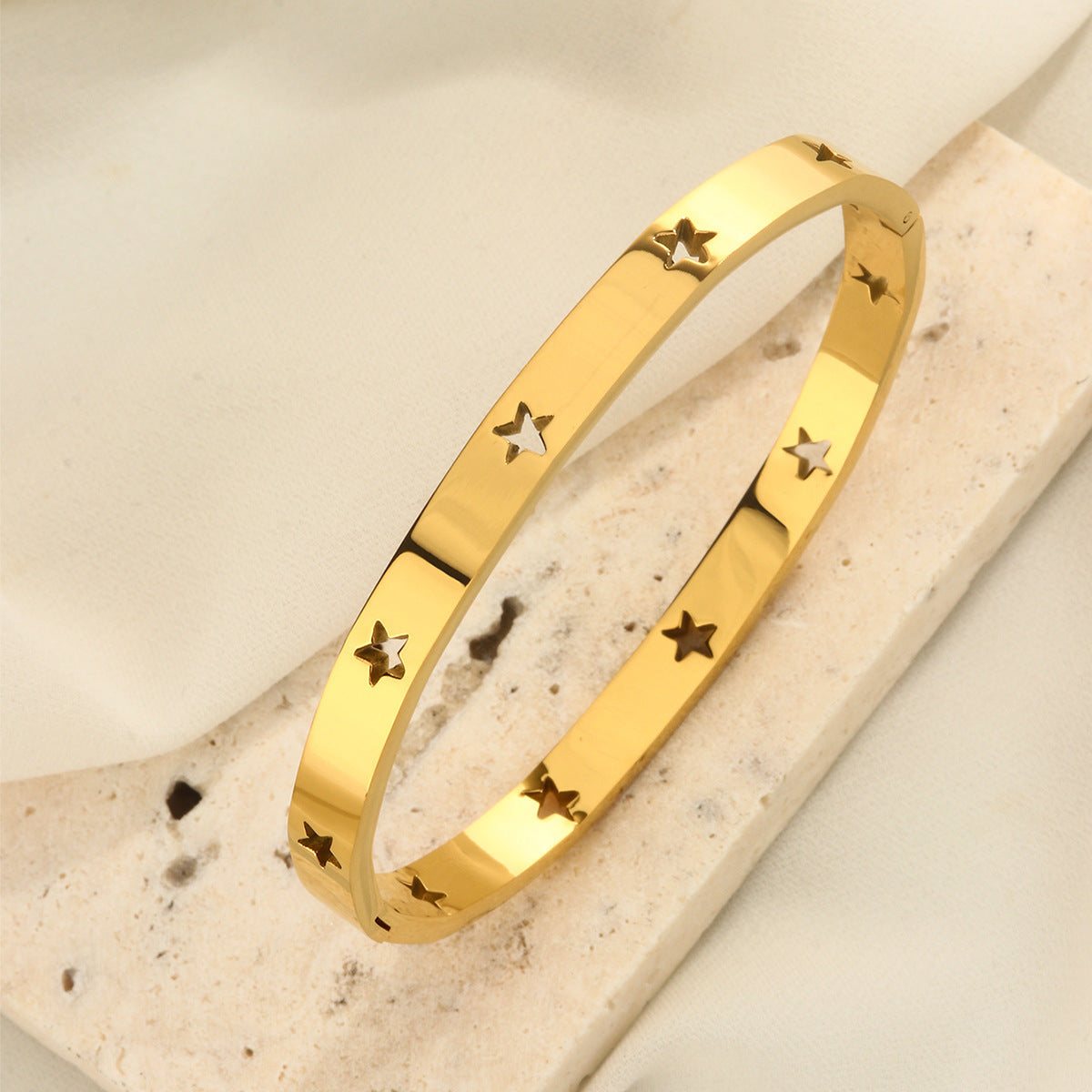 Elegant 18K Gold Plated Geometric Round Titanium Steel Bracelet