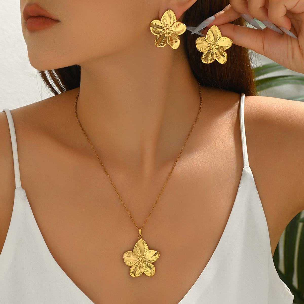 Floral Geometric Electroplated Alloy Earrings and Necklace Set for Women with Fashionable Office-Ready Design
