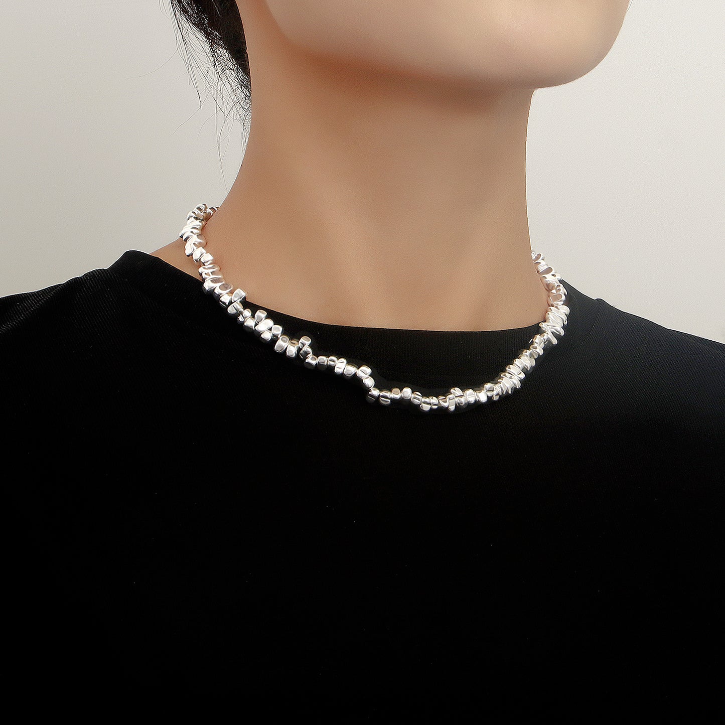 Minimalist Geometric Alloy Pendant Necklace with Plated Finish for Women
