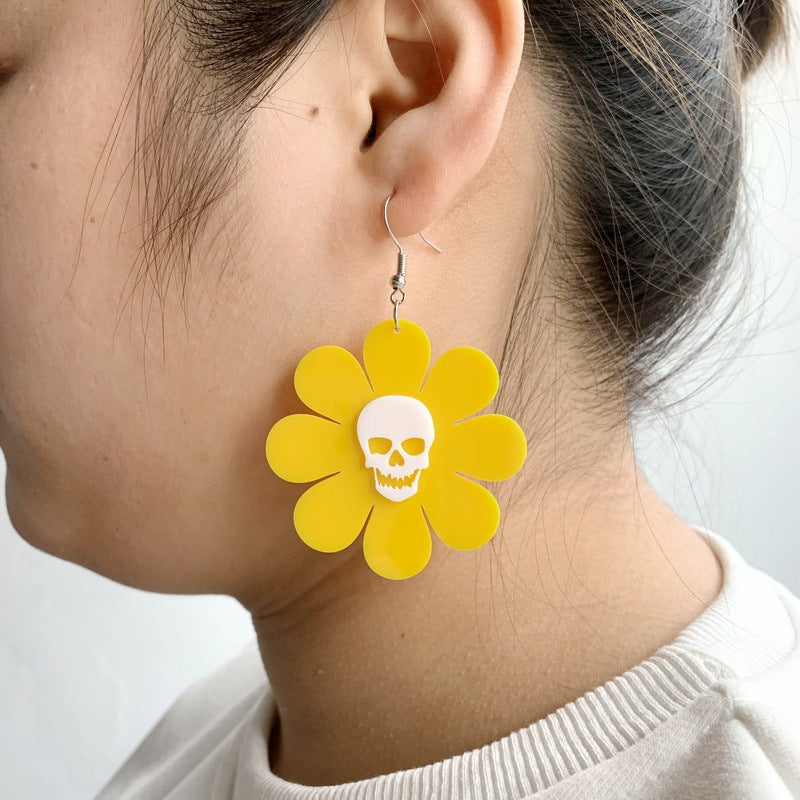 Orecchini pendenti da donna con teschio in stile cartone animato e dettagli floreali, con gancio, in acrilico