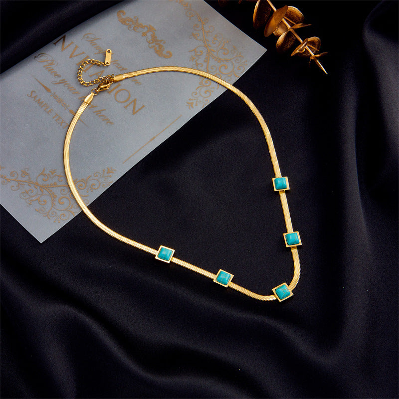 Collana a Catena Serpente con Pendente Quadrato Turchese Geometrico Minimalista alla Moda in Acciaio al Titanio con Placcatura Oro e Argento