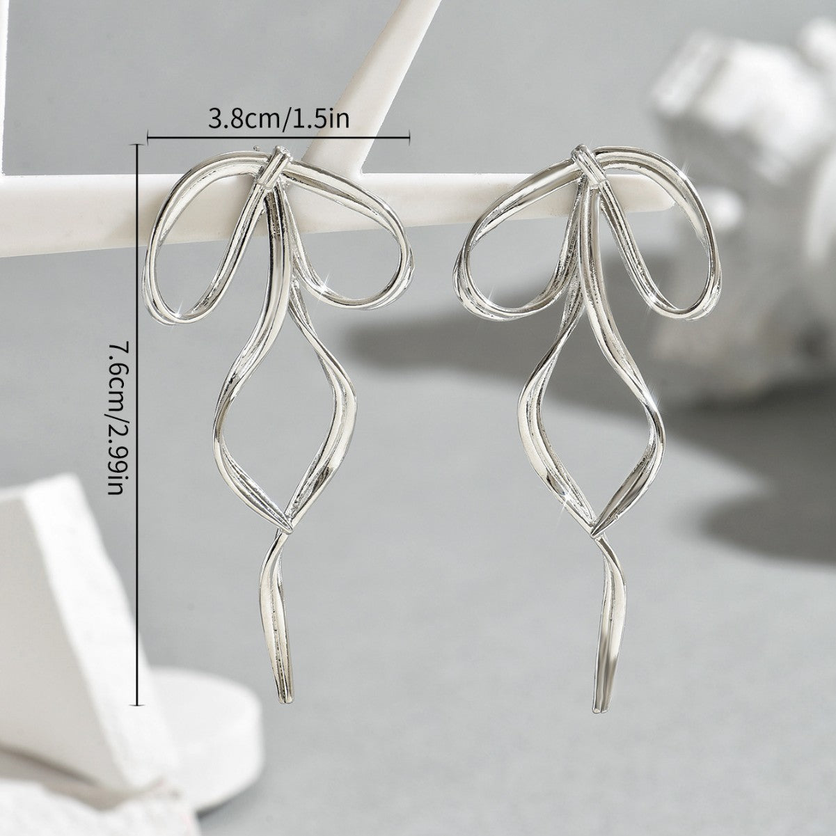 Pendientes de aleación con forma de lazo estilo dulce bosque con acabado chapado para mujer