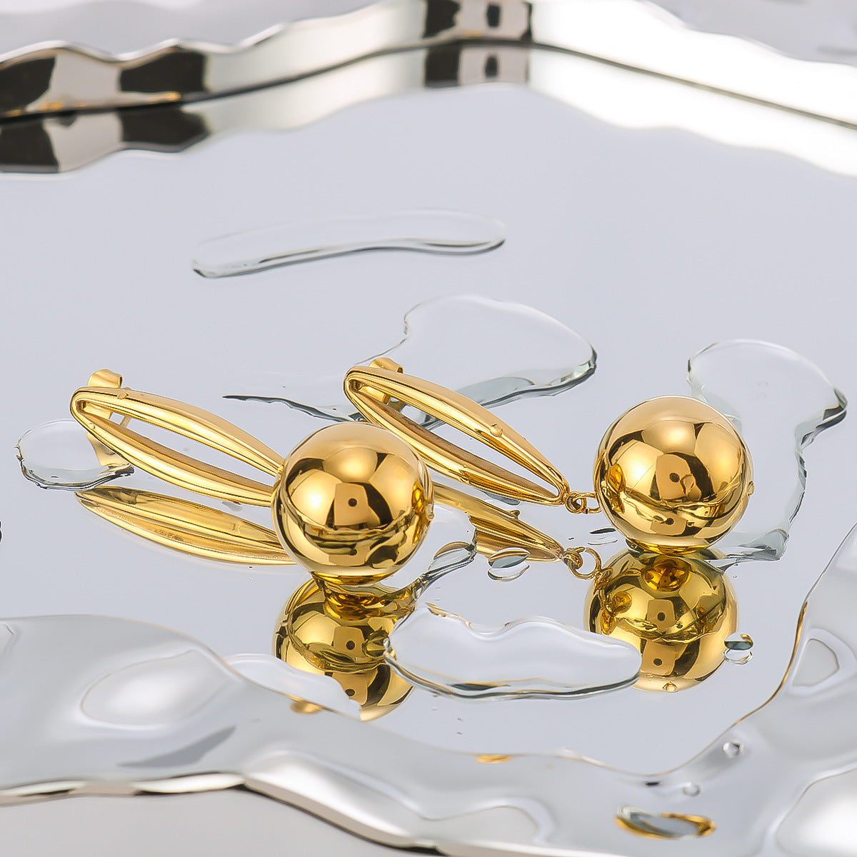 Orecchini Pendenti Minimalisti Geometrici a Doppio Strato con Ovali Vuoti e Sfere Rotonde in Acciaio Inox, Finitura Oro 18K Placcato Sottovuoto