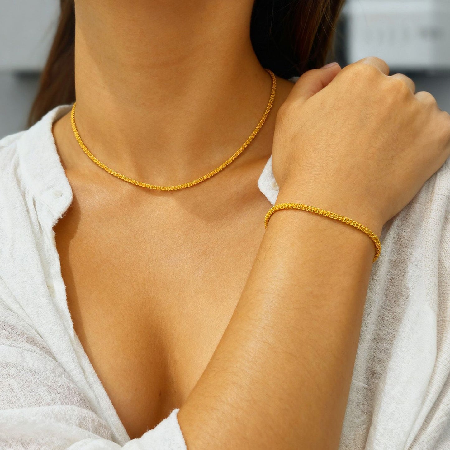 Collar con colgante de aleación redonda de varias capas y cadena singapur