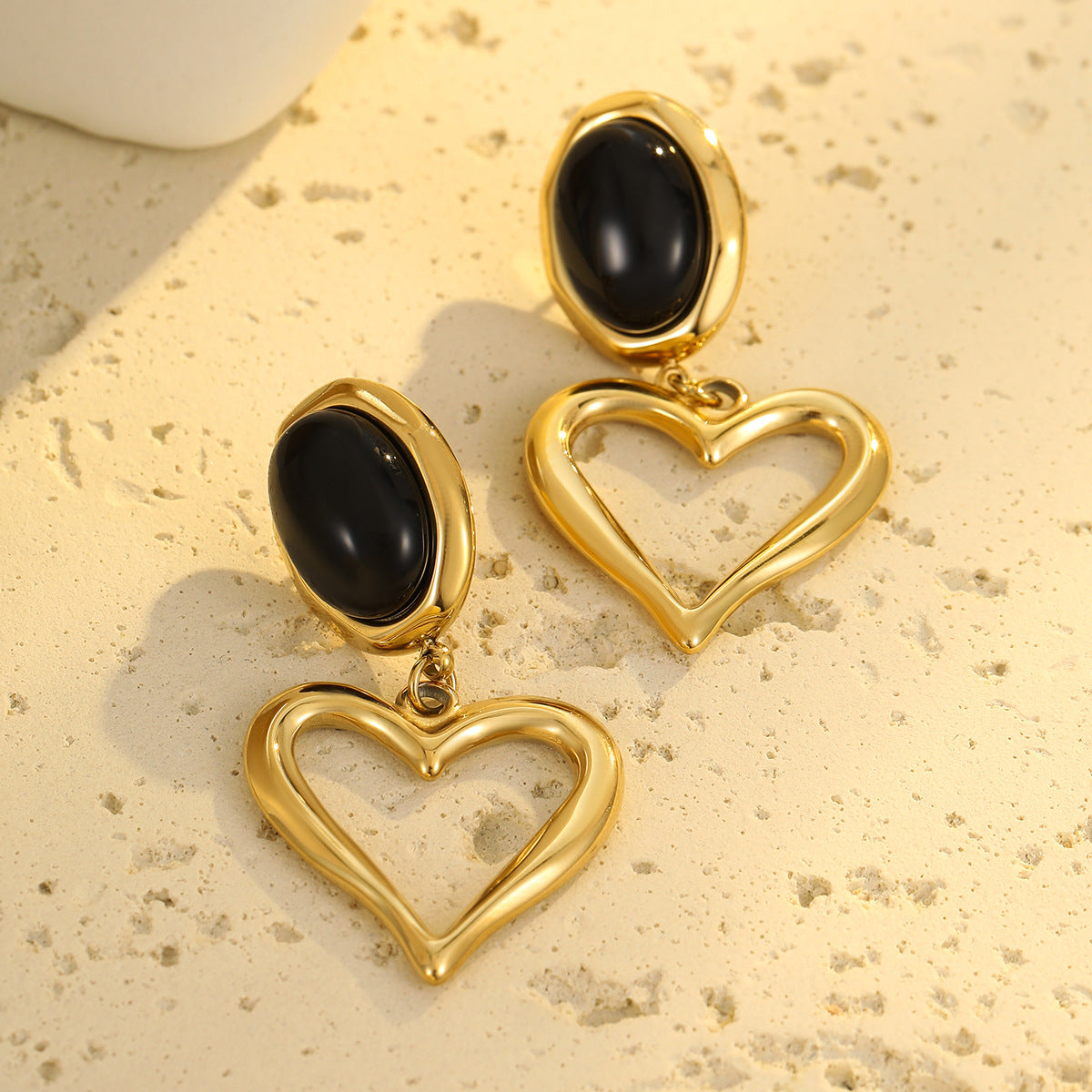 Pendientes con forma de corazón de estilo francés vintage, de acero inoxidable con baño de oro de 18 quilates e incrustaciones de piedra natural