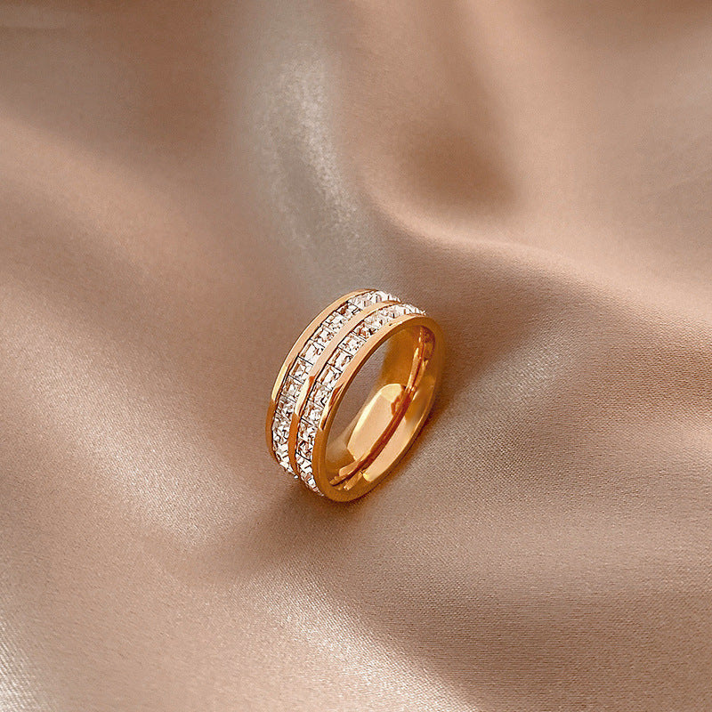 Anello Minimalista Geometrico in Acciaio al Titanio con Zirconi per Uomo e Donna, Anello di Moda Placcato Sottovuoto