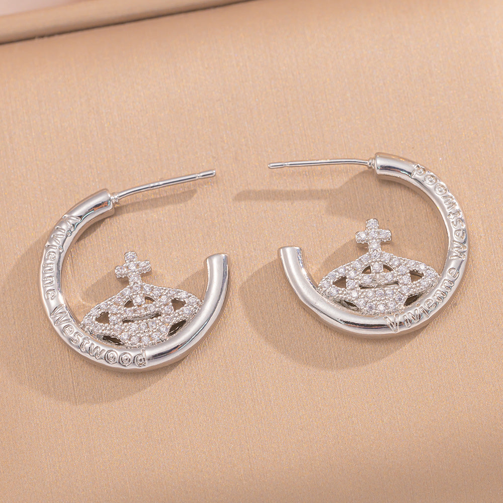 Minimalist C-Shaped Geometric Earrings for Women in Brass with 18K Gold Plating, Hypoallergenic Fashion Ear Studs