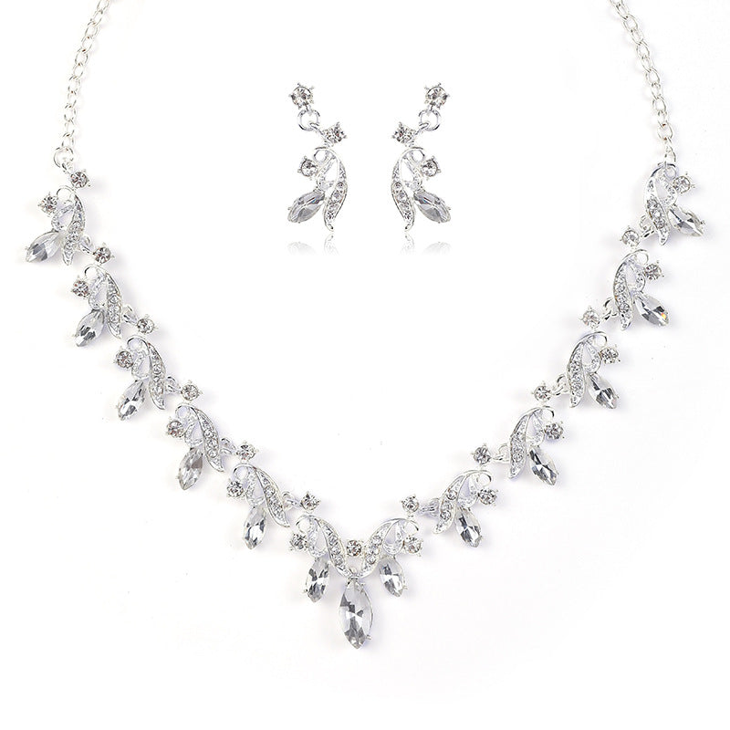 Conjunto de collar con colgante de tulipán y hoja estilo floral fresco y dulce con colgante de aleación y acabado galvanizado para mujer