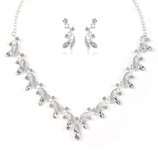 Conjunto de collar con colgante de tulipán y hoja estilo floral fresco y dulce con colgante de aleación y acabado galvanizado para mujer